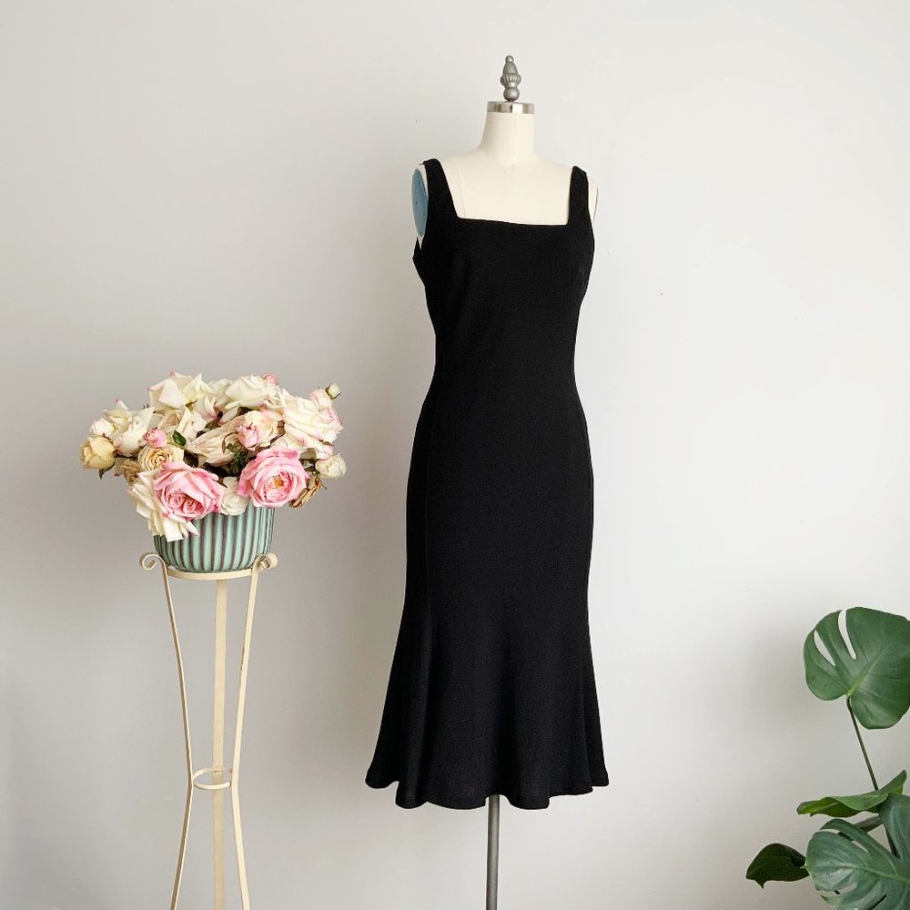 JONES NEW YORK NWOT BLACK SLEEVELESS DRESS WITH 3 DECORATIVE BACK BOWS  SIZE 6